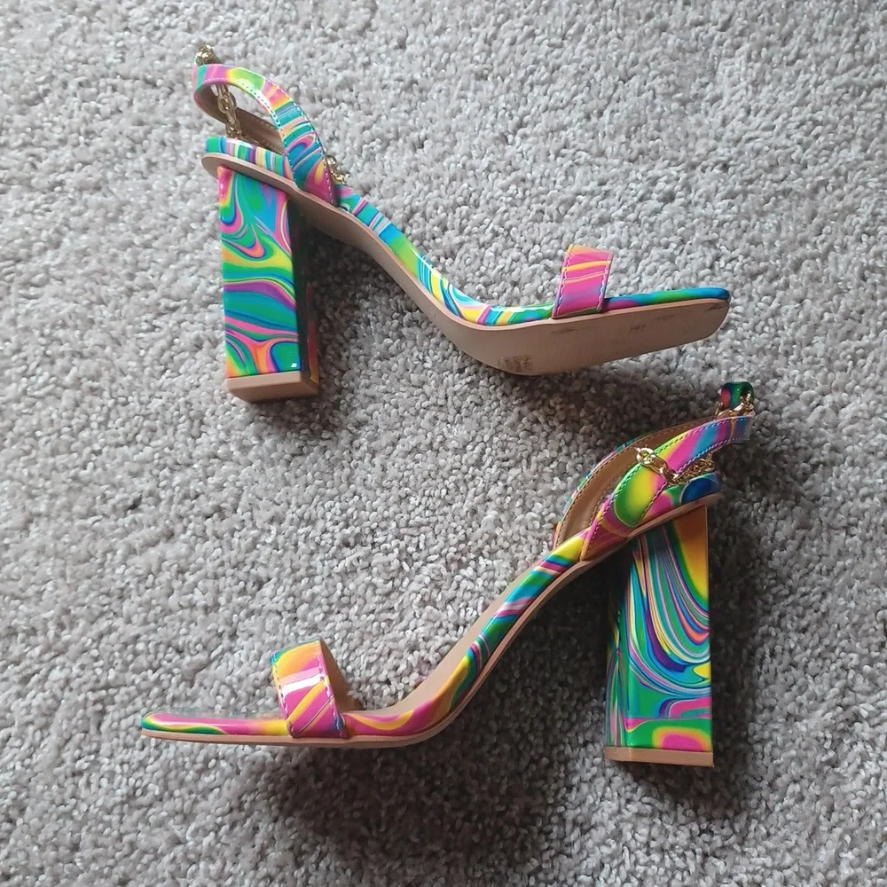 Heels - Picture 2 of 5